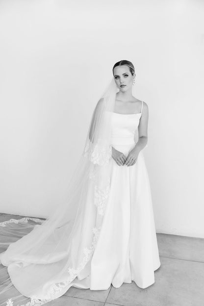 Sparkle Chantilly Lace Veil