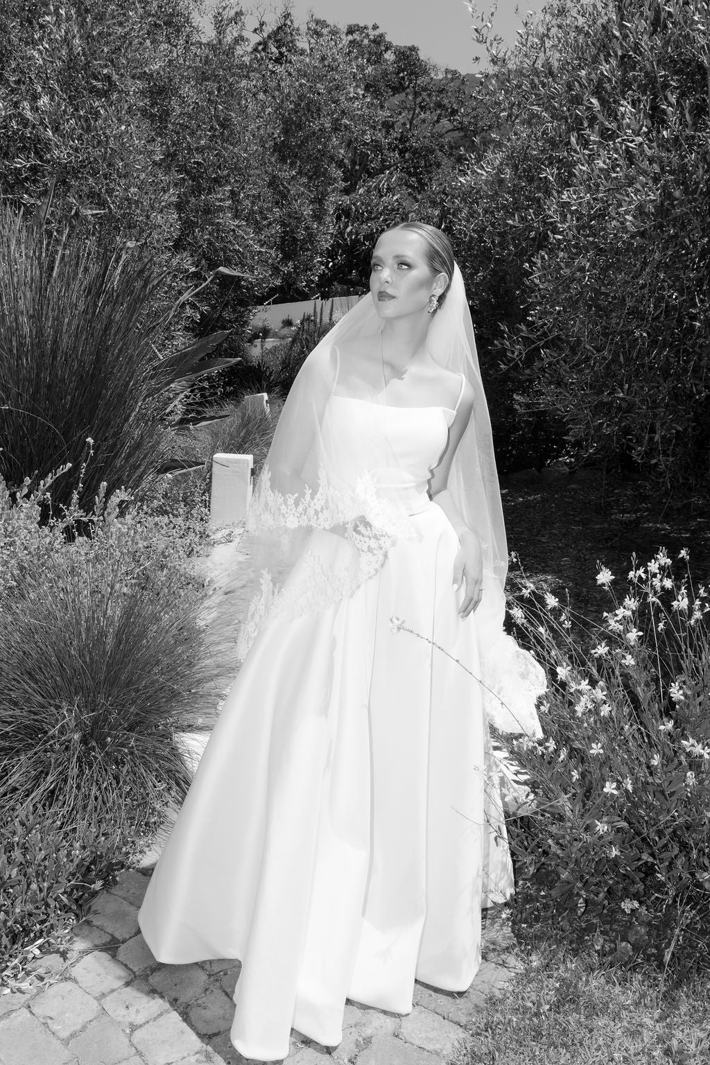 Sparkle Chantilly Lace Veil