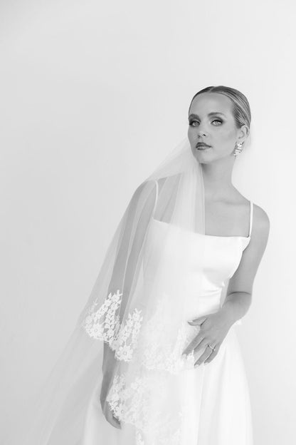 Sparkle Chantilly Lace Veil